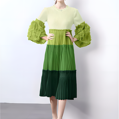 Elegant and Fashionable Pleated Dress with Ruffled Sleeves