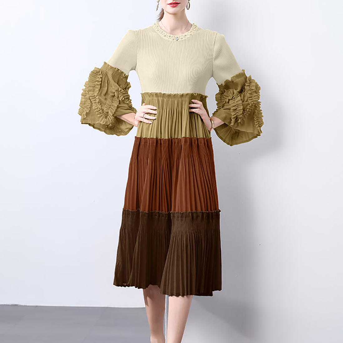 Elegant and Fashionable Pleated Dress with Ruffled Sleeves