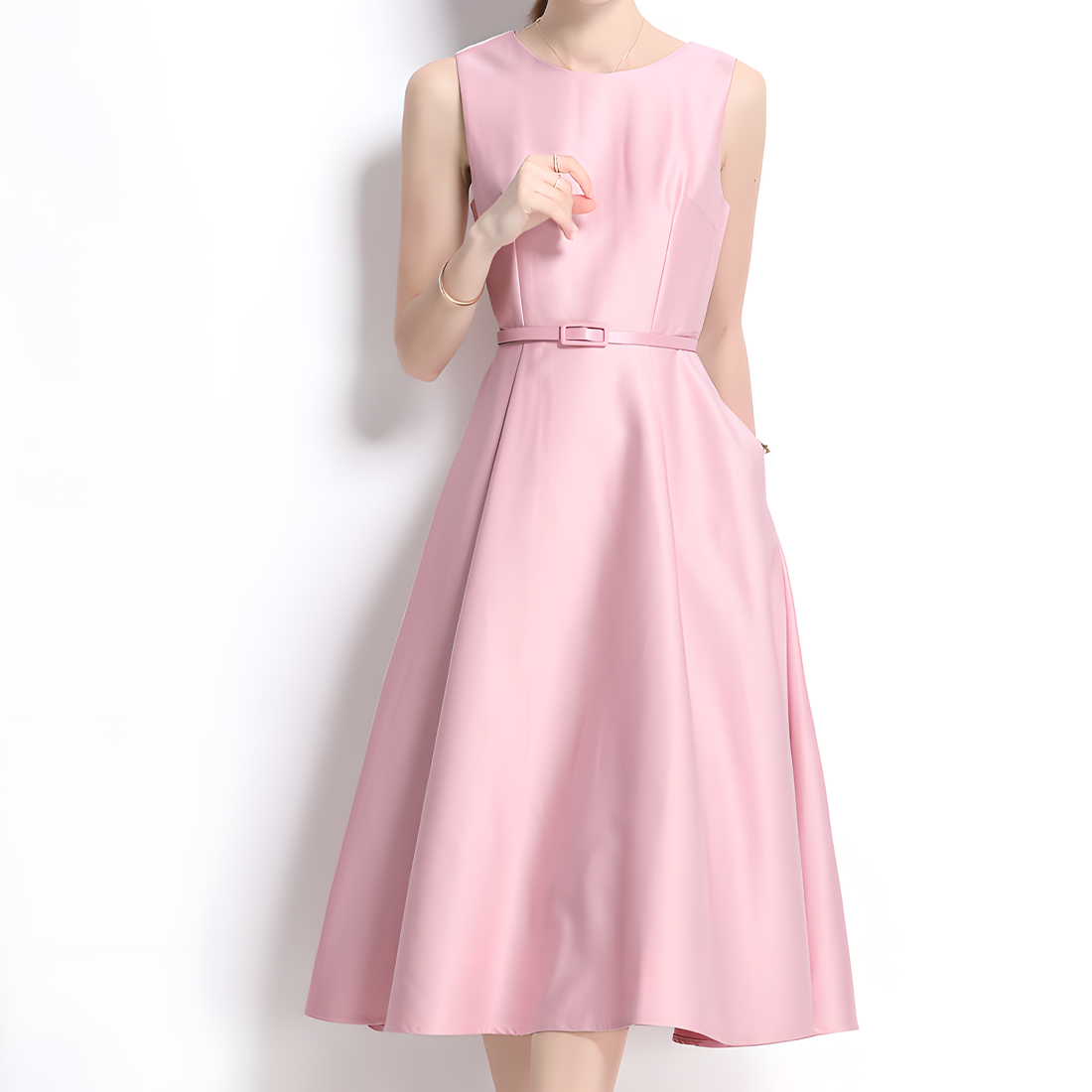Elegant Round Neck Sleeveless Flared Dress