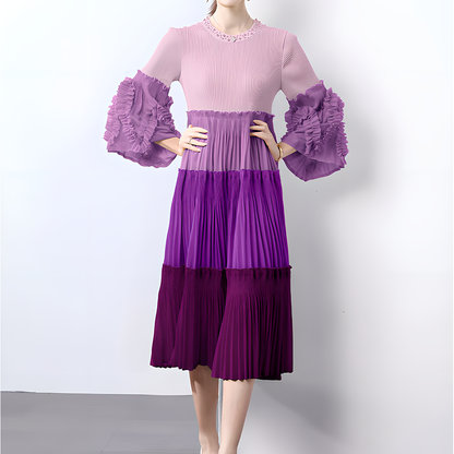 Elegant and Fashionable Pleated Dress with Ruffled Sleeves