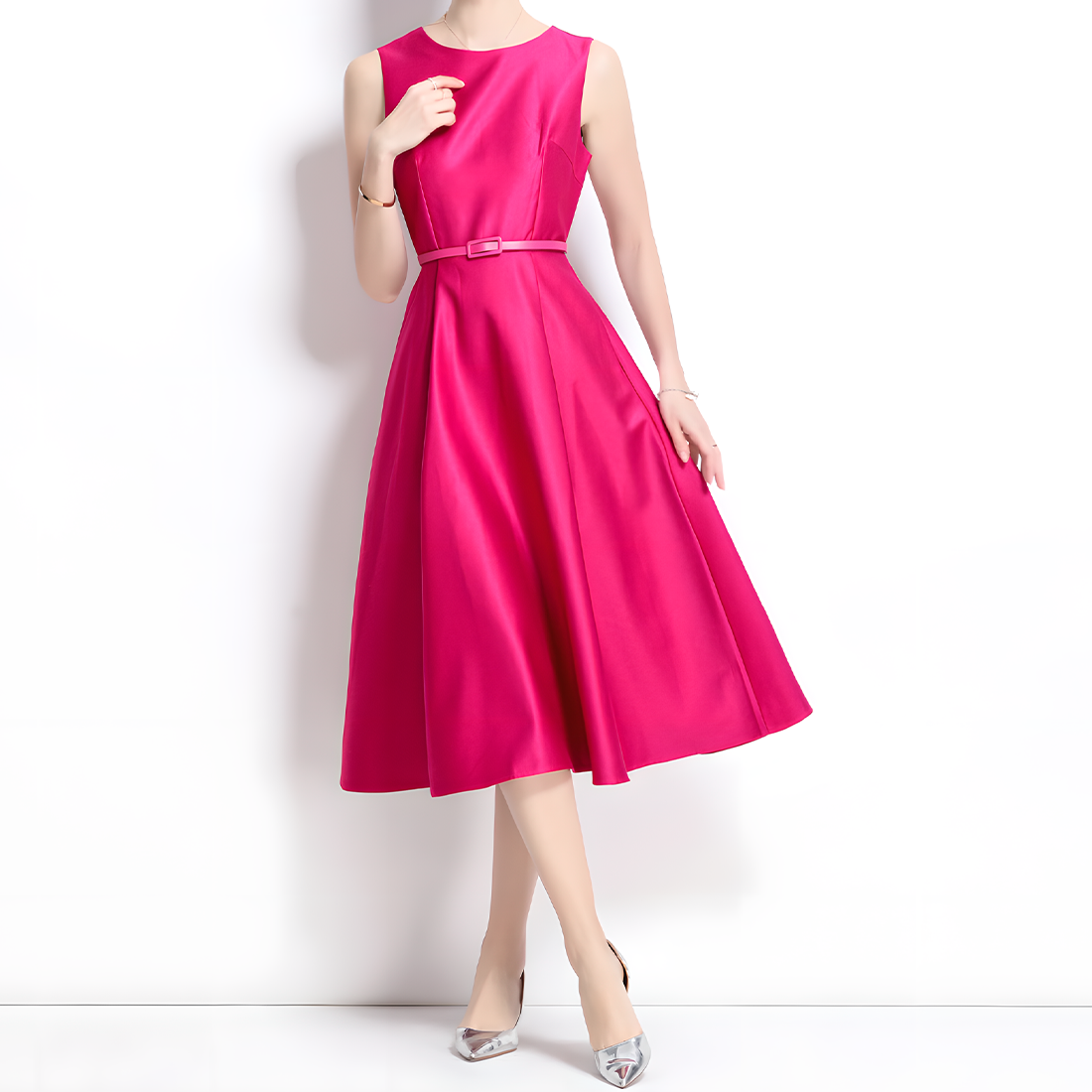 Elegant Round Neck Sleeveless Flared Dress