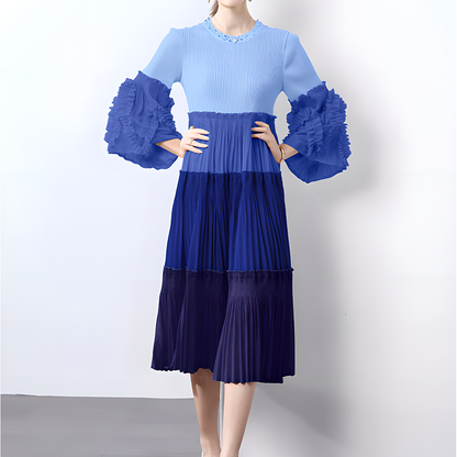 Elegant and Fashionable Pleated Dress with Ruffled Sleeves